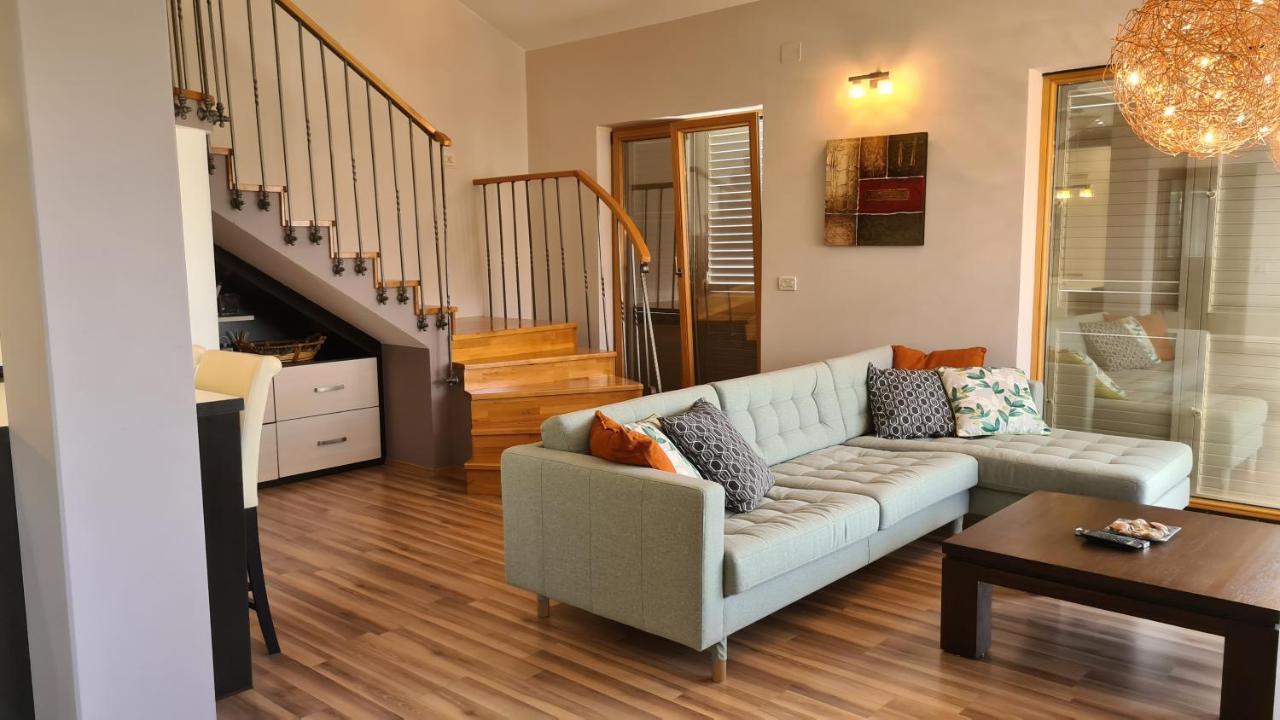 Villa Amalia Apartments Malinska Esterno foto
