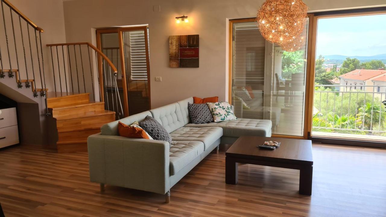 Villa Amalia Apartments Malinska Esterno foto