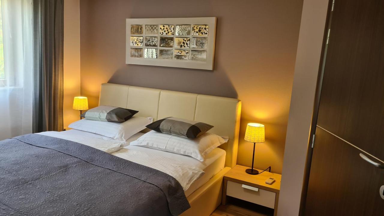Villa Amalia Apartments Malinska Esterno foto