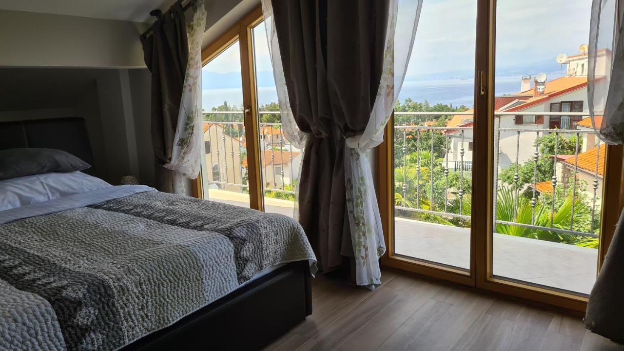 Villa Amalia Apartments Malinska Esterno foto