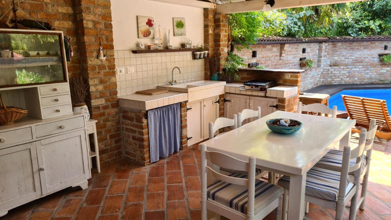 Villa Amalia Apartments Malinska Esterno foto