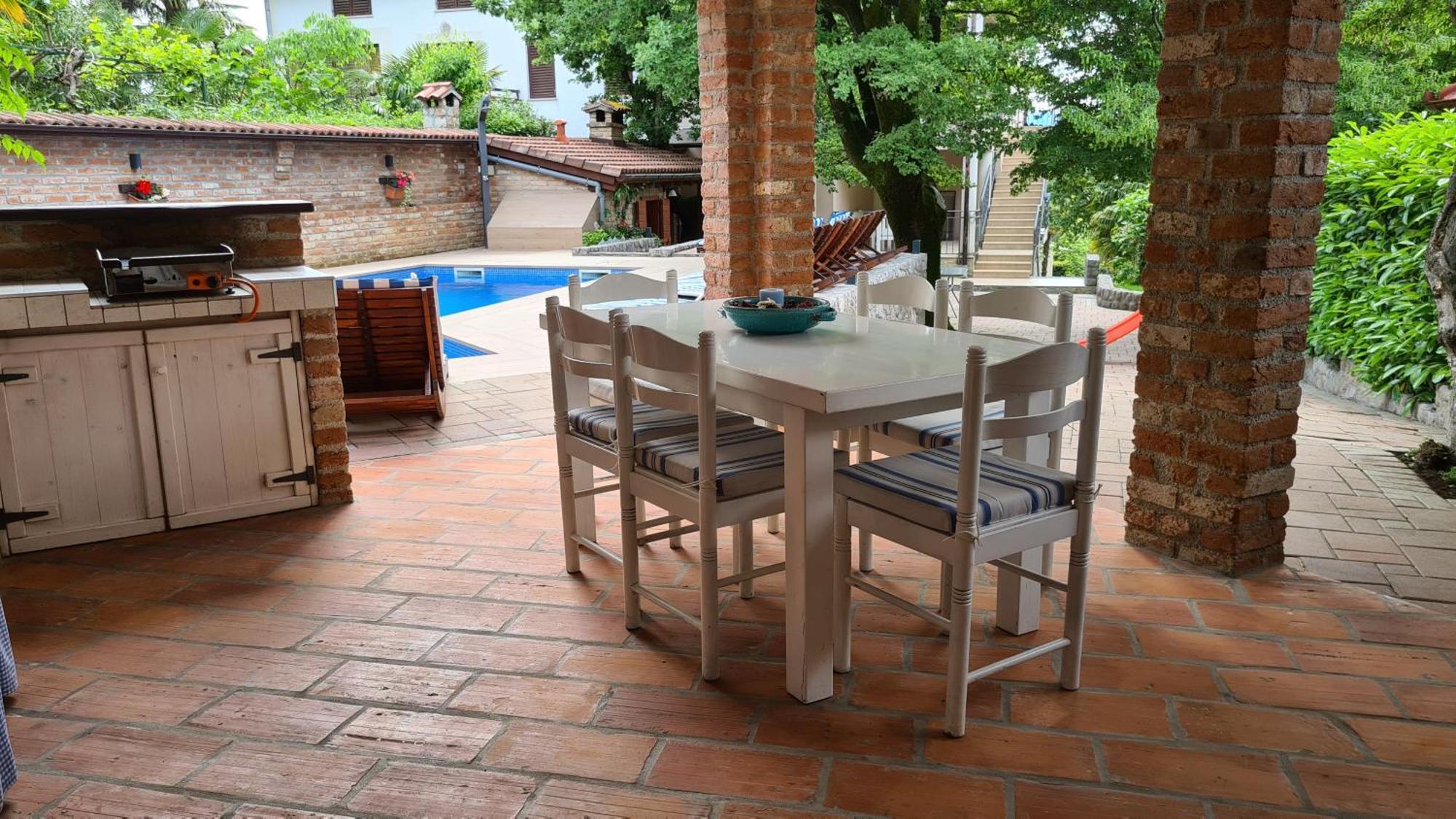 Villa Amalia Apartments Malinska Esterno foto