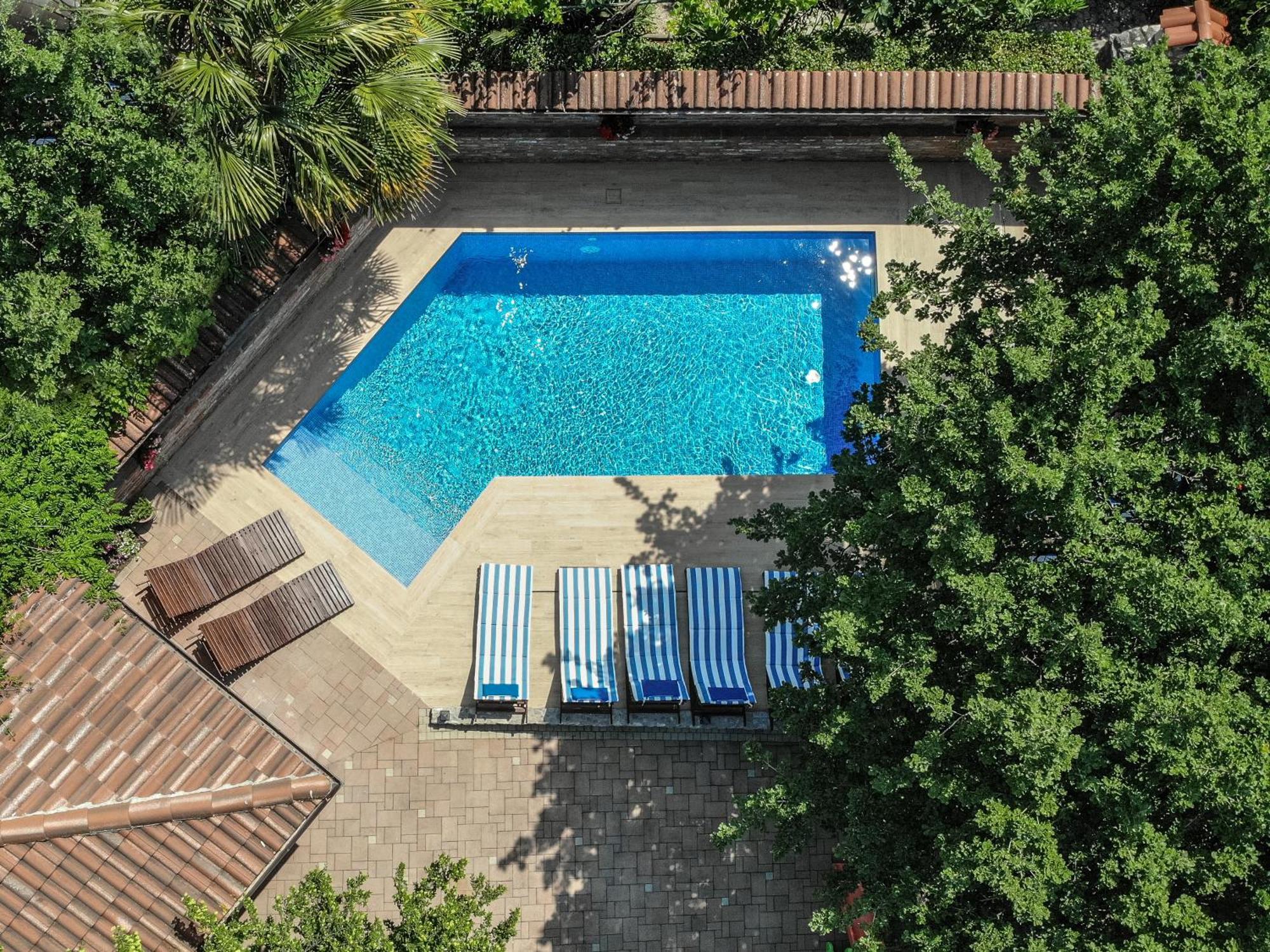 Villa Amalia Apartments Malinska Esterno foto